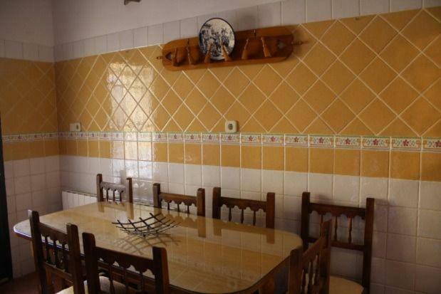 Los Ferroviarios Estacion de Chinchilla Bagian luar foto