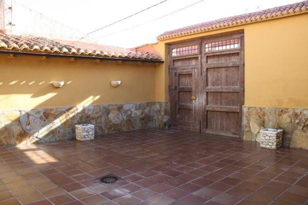 Los Ferroviarios Estacion de Chinchilla Bagian luar foto